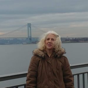 Meet your Posher, Stamatina